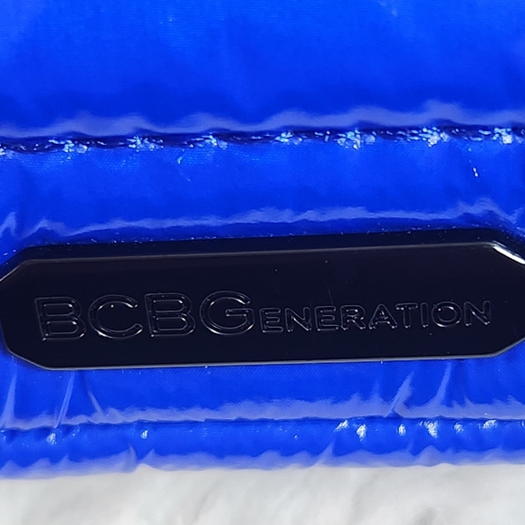 BCBGENERATION Soft Plush Vinyl Body Bag - Picture 8 of 11